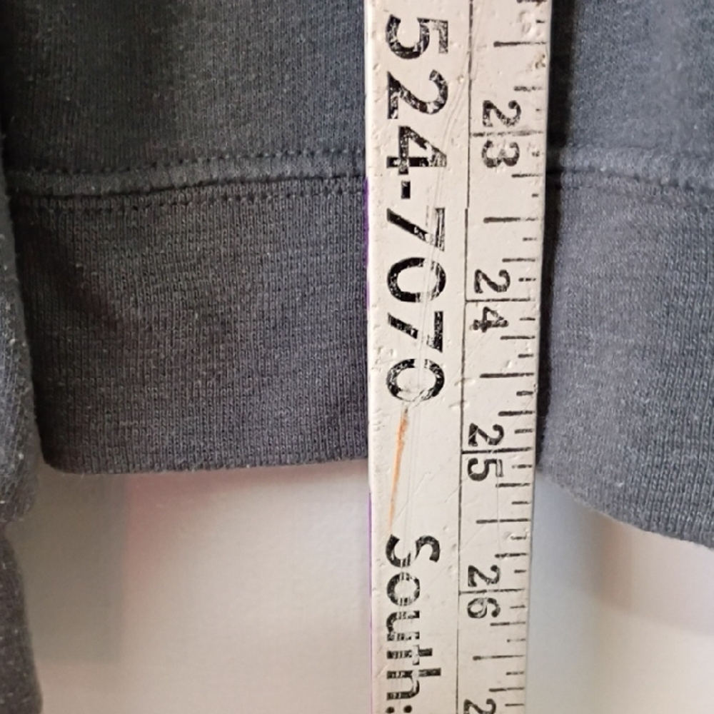 Fruit of the Loom Hair Stylist Graphic Sweater Womens Small Gray “Hair Therapist - Picture 7 of 11